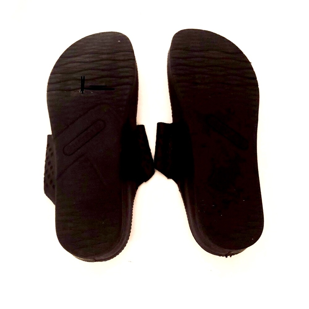 Bare Traps(Memory Foam) Size 10 Thong Sandals - image 6